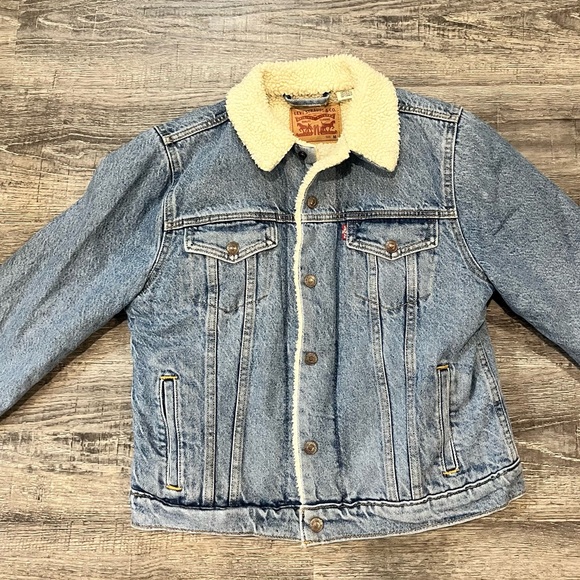 Levi’s trucker Sherpa Jean jacket - Picture 2 of 5